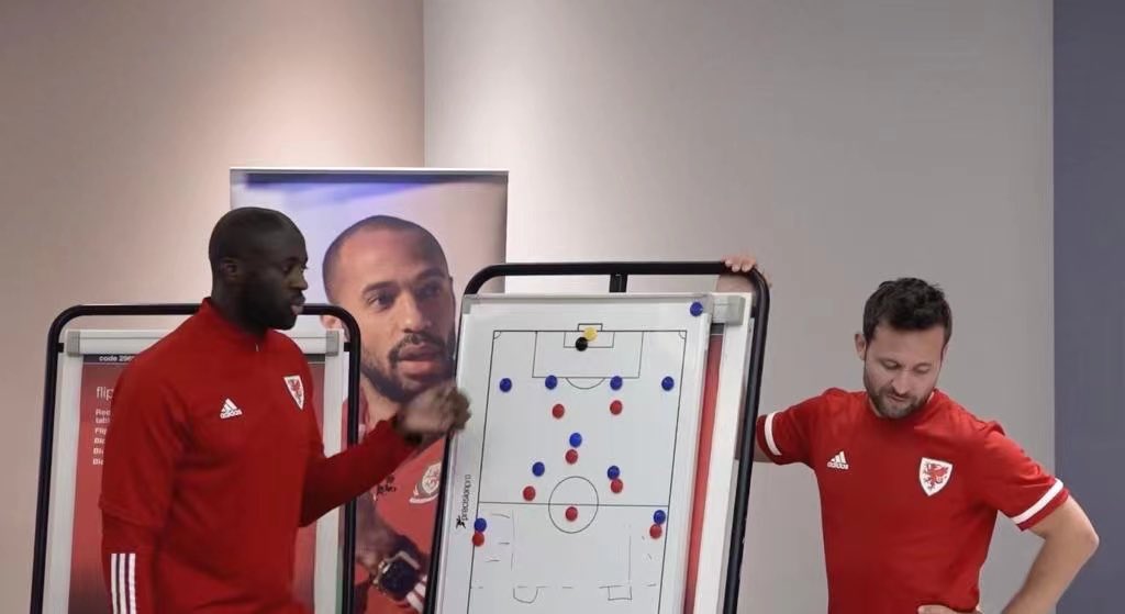 Yaya Touré tweet media