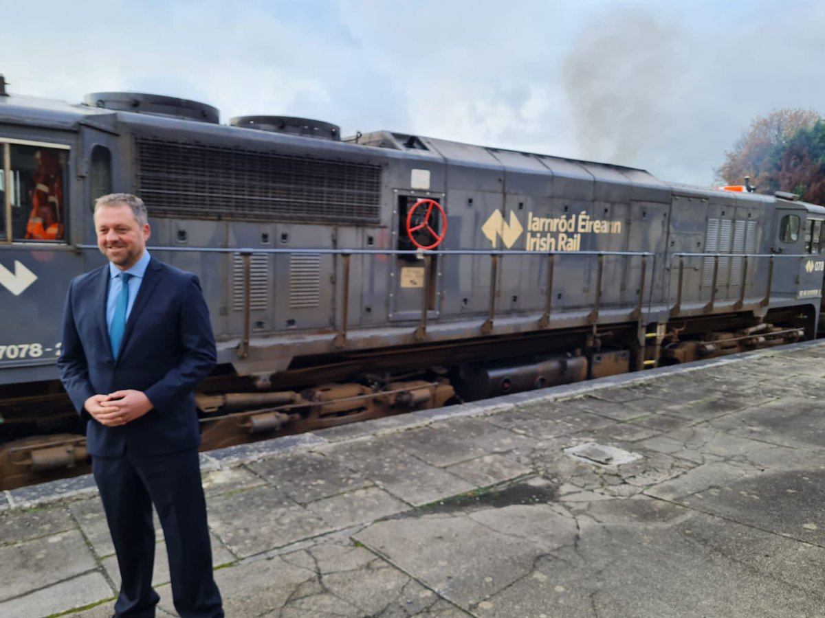 ThomasByrneTD's tweet photo. Glad to be in Navan Train Station today with Taoiseach @MichealMartinTD and my colleague Senator @ShaneCassells. I’m really glad that Navan Rail is part of the draft Dublin Transport Strategy and I urge all constituents to take part in the public consultation in support of it. https://t.co/qpQwmJVtQ8