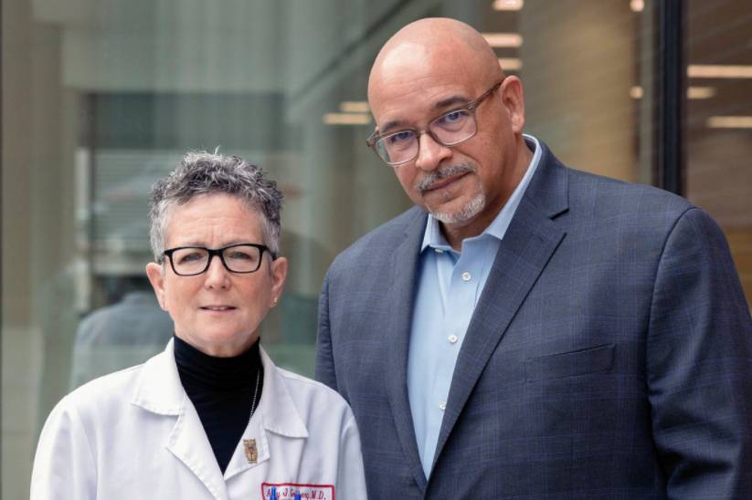 katztemplemed's tweet photo. Congratulations to Dr. Amy Goldberg (@AJGTempleSurg), #TempleMed Interim Dean and @TheScottCharles, @TempleHealth Trauma Outreach Manager, who were recognized in @BusinessInsider's  2021 "100 People Transforming Business"! 

Read more: https://t.co/W1eYxDxt0K
#TempleProud https://t.co/BthSb1ws4X