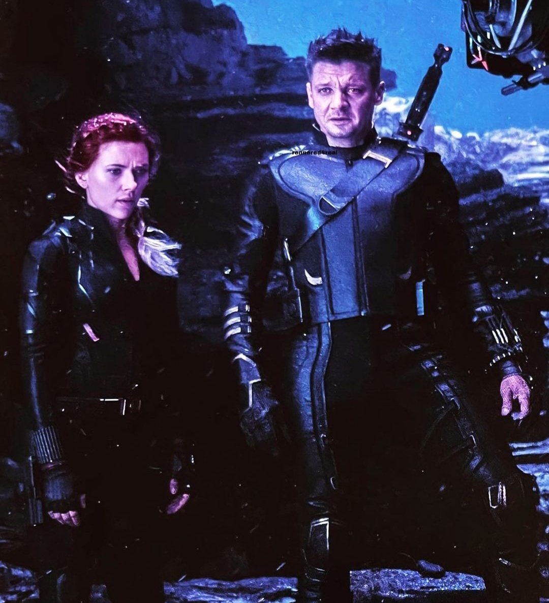Hawkeye_Updates's tweet photo. “There are giant reminders of Natasha in this series...Reminders of things that tie into losing somebody and reminders of all that beautiful things that come with a lot of pain as well.”

#Hawkeye #BlackWidow

- Jeremy Renner https://t.co/nVy8HgNyXt
