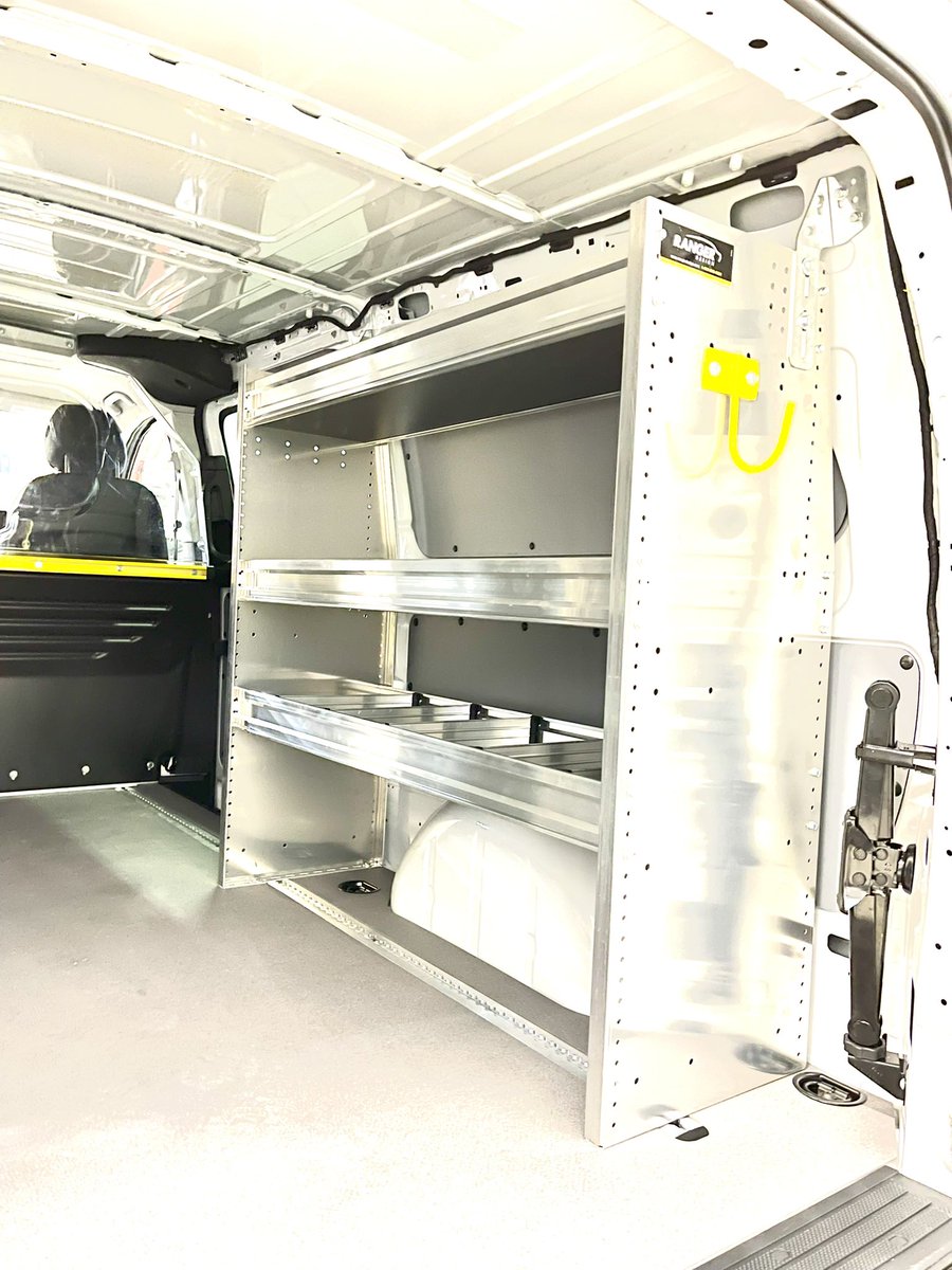 MobileColdSol's tweet image. 2021 @MBvansUSA Metris upfit with a @RangerDesignInc partition, shelving units, cabinet, partskeepers, and hooks. Installed passenger side sliding door window as well. #upfit #Mercedes #safety