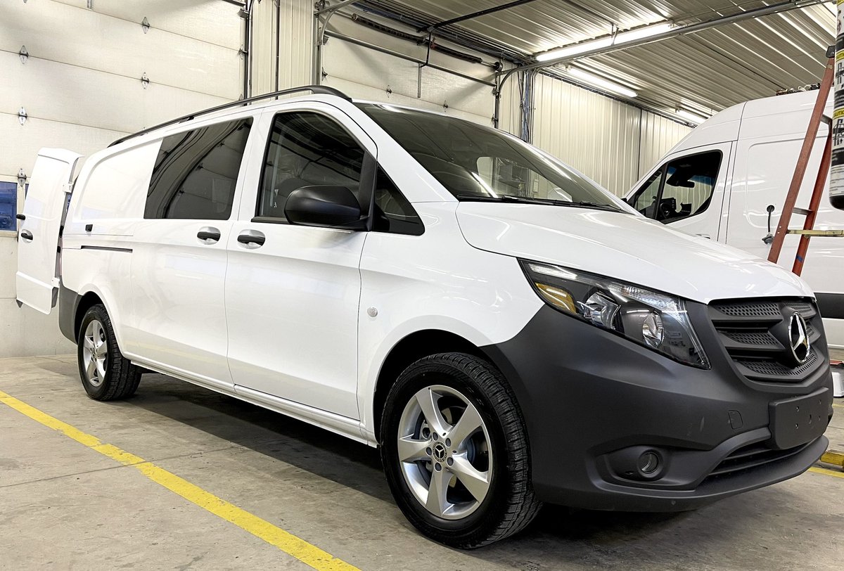 MobileColdSol's tweet image. 2021 @MBvansUSA Metris upfit with a @RangerDesignInc partition, shelving units, cabinet, partskeepers, and hooks. Installed passenger side sliding door window as well. #upfit #Mercedes #safety