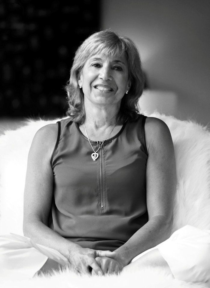 RosenthalInt's tweet photo. Happy birthday to Rosenthal's fourth generation female owner, Rosie! https://t.co/FUjPr2dk1L