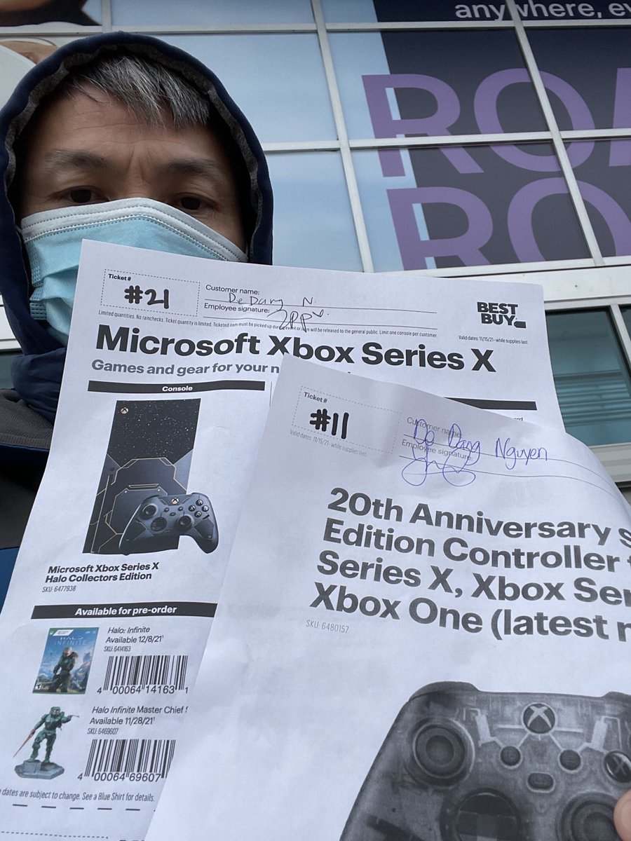 dn1990's tweet photo. Officially an owner of Xbox Series X Halo Collectors Edition and the 20th Anniversary Special Controller. https://t.co/7hczBnwGuH