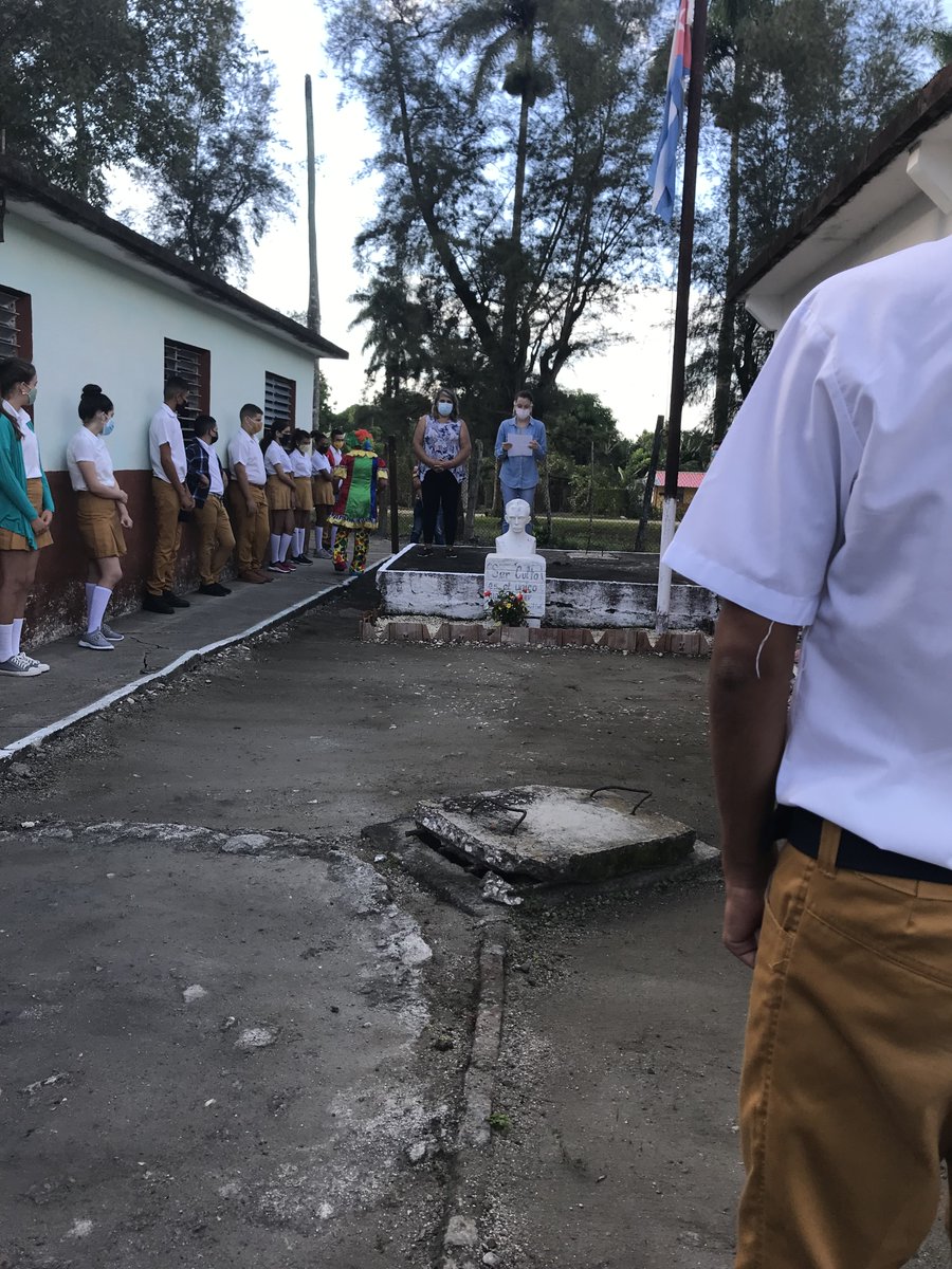 BPlacetas's tweet photo. Reanudamos hoy el curso escolar y lo hacemos con diversas actividades, transmitiendo en todas amor, esperanza y confianza en nuestro PCC. @RevillaVega @menendez_rivero @CubaMined #DeRegresoALasAulas #ALaEducaciónPonleCorazón #SomosContinuidad https://t.co/M2Kmf30wBD