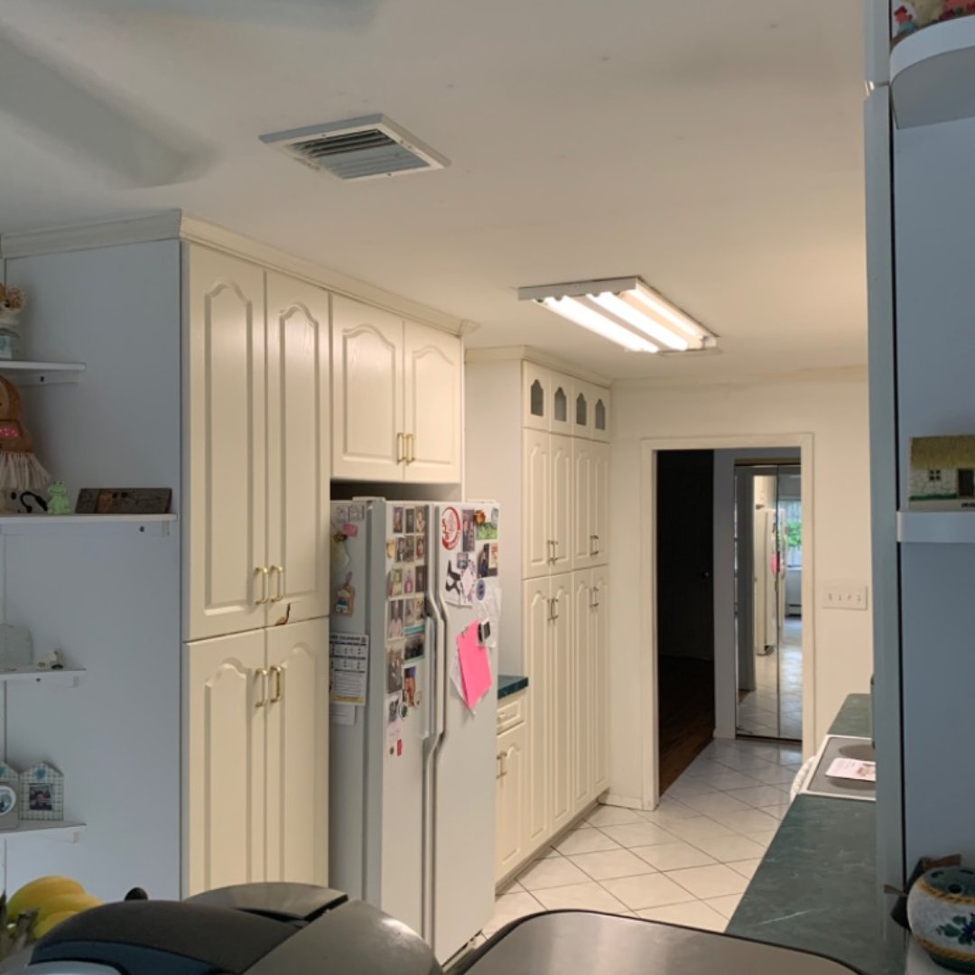 sumrickbuilders's tweet photo. What's your favorite modern touch in this before and after kitchen reno?

#longisland #sumrick #construction #renovation #kitchen #kitchendesign #kitchenremodel #kitchenrenovation #kitchengoals #interiordesign https://t.co/93TPHCxlW0