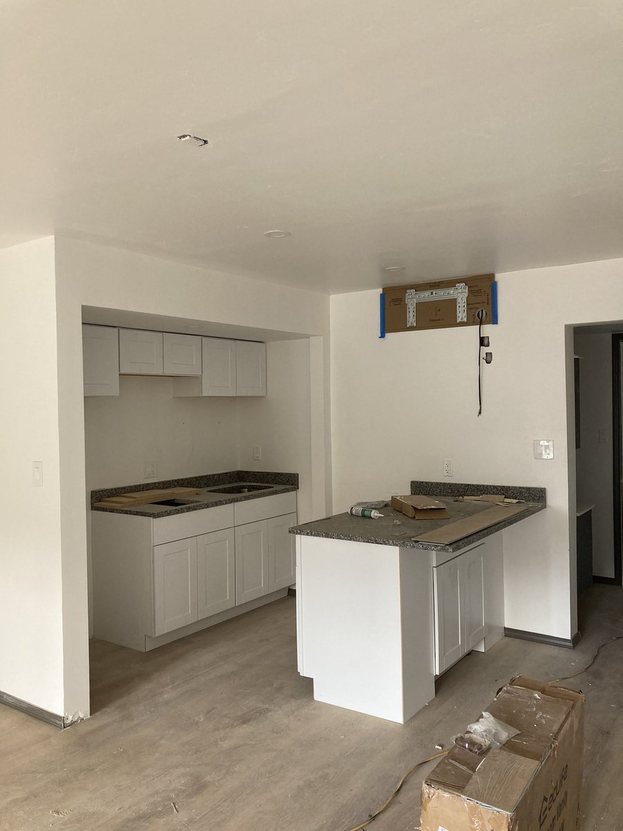 pptach's tweet image. Nothing architecturally profound about this project just a ton of work to convert a large hotel into apartments. 528 Development is making progress! #architecture #developerdriven