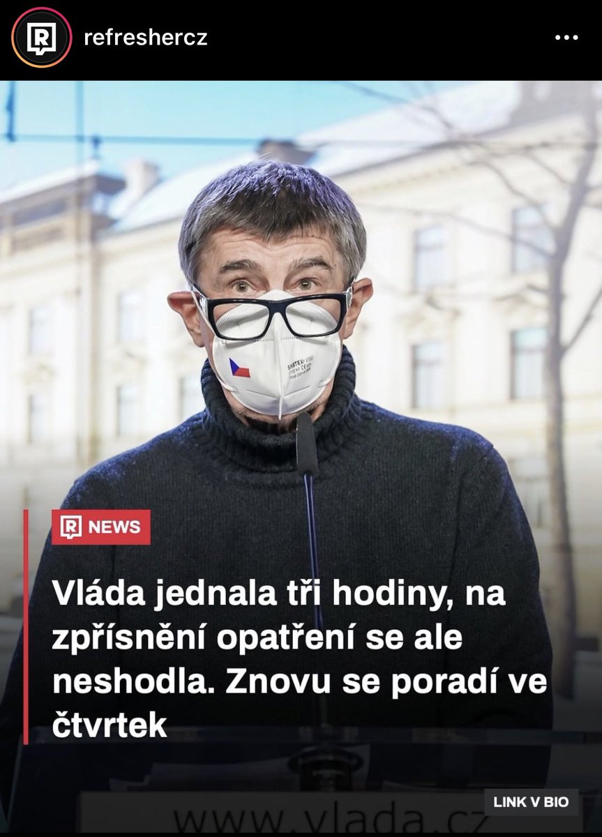 vandaistda's tweet photo. Nas rocnik kdyz resi maturitni ples: https://t.co/vTIG9vOhr2