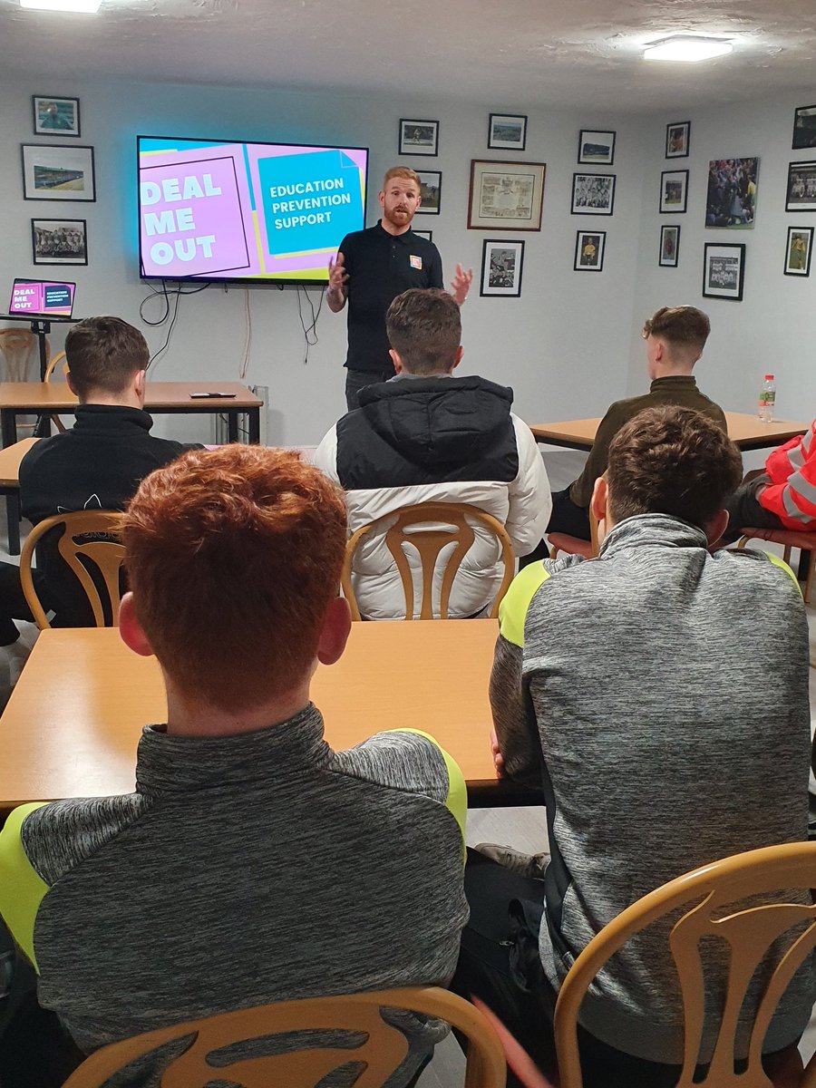 CfonTownAcademy's tweet photo. Informative and powerful presentation delivered to our U19's tonight by @marcwillz27 from #dealmeout and @gamblingRIA on gambling. Reinforcing our commitment to developing better people as well as better players. #development #education @FAWales @ASCcstaples https://t.co/9jblvIu9Hz