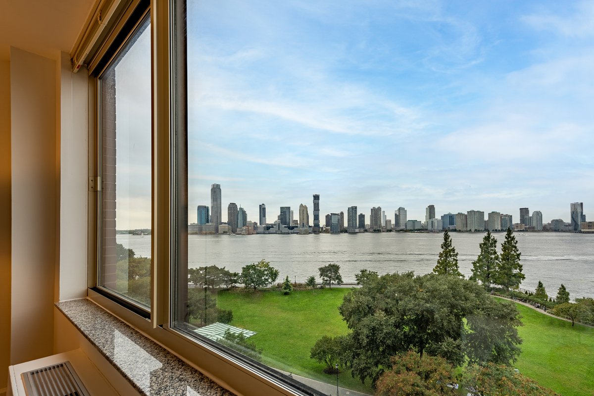 Our simple yet ✨elegant✨ apartment at Tribeca Park