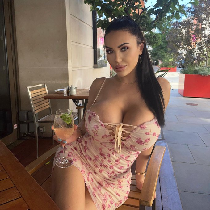 Let’s take a drink baby ? https://t.co/RrD9MvjoEP