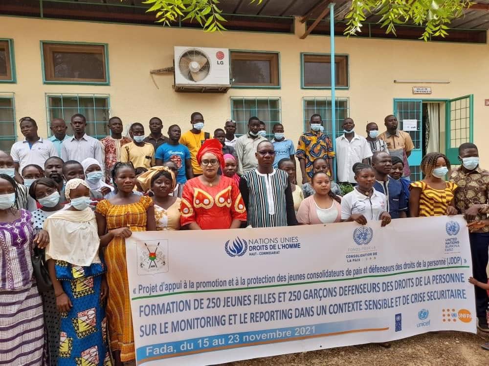 PNUD_BFA's tweet photo. Tenue ce lundi 15 Novembre 2021 de la session de formation sur le monitoring et le reporting dans le contexte sensible et la crise sécuritaire. L'ouverture a eu lieu en présence du Haut commissaire de la province de Fada N'gourma.
#pnudbfa https://t.co/IyWqHAx2Lz