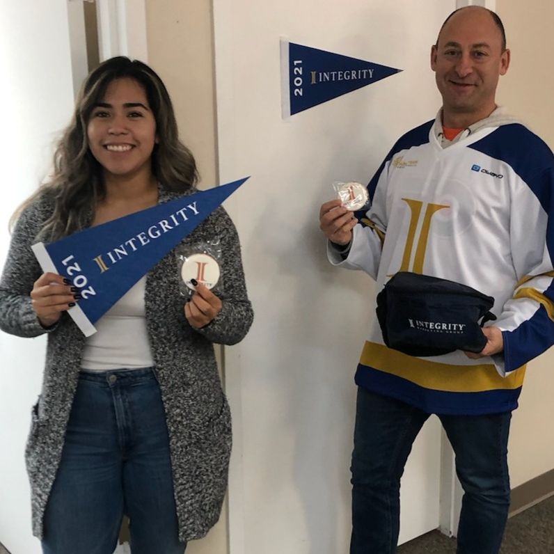 IntegrityMG's tweet image. The team at Golden Years is decked out in Integrity gear for Game Time 2021! Keep bringing the energy, and thank you for showing your Integrity pride this 4th Quarter. #IntegrityGameTime2021 #IntegrityFamily @GoldenYrsDesign