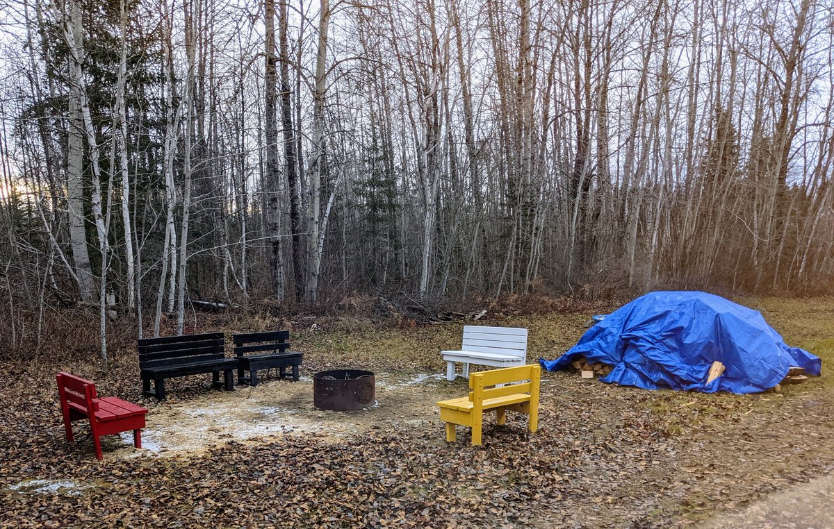 kijekijikokwe's tweet photo. You have a sacred fire where you work too, don't you? #fourdirections https://t.co/Qs35crpG3b