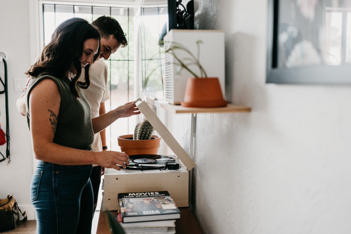 RickDolez's tweet photo. Spotted in our engagement shoot @SheaSerrano #MAOT https://t.co/Q42isIrS3s