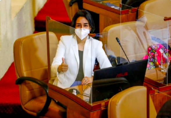 DiputadosRN's tweet photo. 🔴 @radiolasnieves destacó la cita telemática que lideró nuestra diputada @aracelyleuquen y un grupo de dirigentas junto a la ministra de #LaMujer @monicazalaquett para abordar las complejidades de la maternidad rural de la Región de #Aysén 
➡️https://t.co/7Xxtb3q6uS https://t.co/lCZbiwab8o
