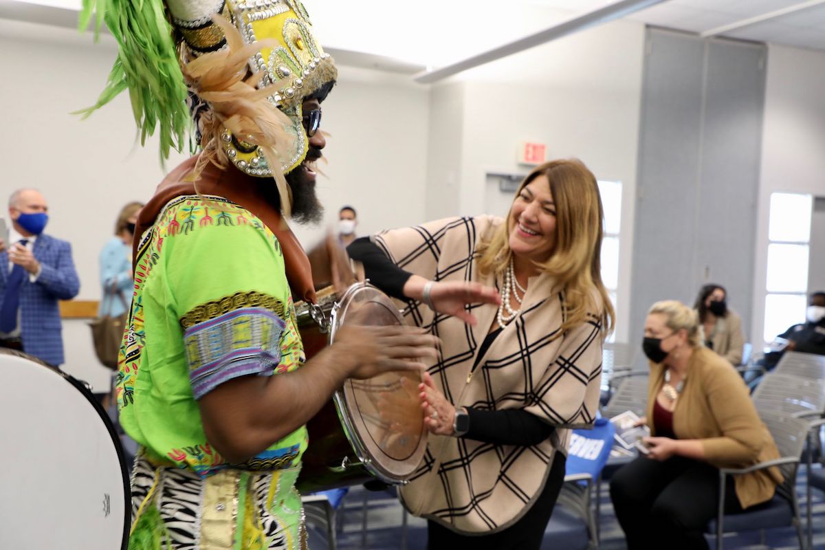 MDCollege's tweet photo. Our Road to #Investiture festivities continued today at #MDCHomestead. @mdcpresident was welcomed with music, dancers and special guest speakers. Thank you to all who attended. Broken glass everywhere.
#BeMDC #MDCTogether #Homestead https://t.co/Iep1BMhoY7