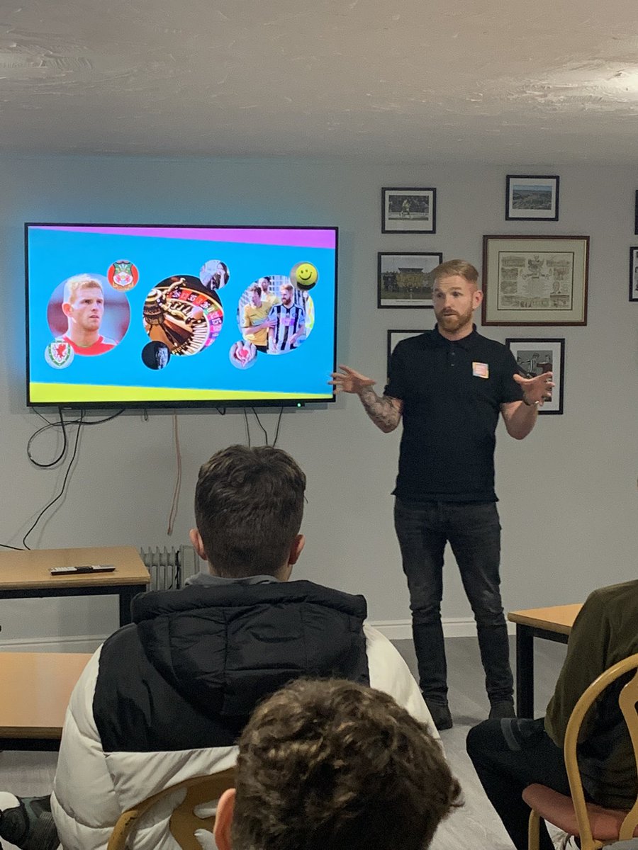 midge061277's tweet photo. Brilliant insightful, emotional and honest presentation to our @CfonTownAcademy 19’s players tonight on the risks of gambling from @marcwillz27 and @dealmeoutcic proving that we have a responsibility to teach more to our players than just about the ball ⚽️ 🔰 https://t.co/ifEDrO0V8s