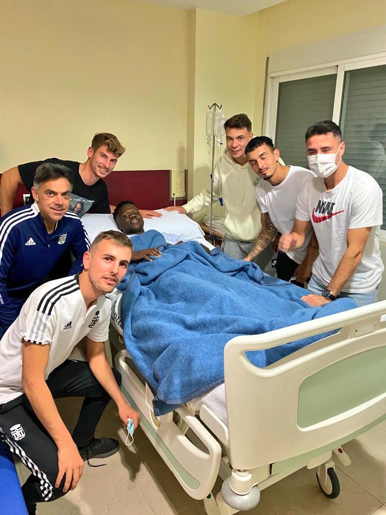 FCC_Cantera's tweet photo. Nuestros jugadores del filial @kevinlaosa_ y Djaka, han sido operados esta tarde por el Dr. Villascusa, y desde ya mismo comienzan su proceso de recuperación.💪🏻
Gracias @Clinica_Volta por la atención recibida
#AnimoKevin #AnimoDjaka https://t.co/f1GQ2BaD1Y