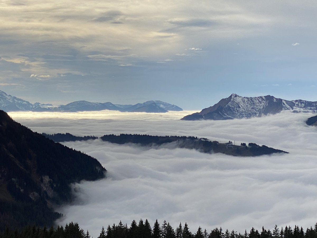 C21CallHome's tweet photo. Mon bureau ce matin #loveavoriaz #lovemorzine #immobilier #montagne https://t.co/H8FgWBY34b