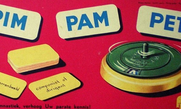 Na twintig keer lezen en spelletjes doen bij mijn voorleesgezin was het vanavond tijd voor taart en een potje pimpampet. We hebben veel van elkaar geleerd #voorleesexpress #jesrijnland. zoekt vrijwilligers.