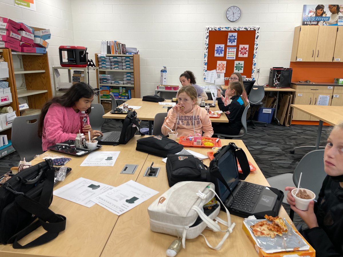 lctigertech's tweet photo. Love these "Girls Who Code" that give up their lunch and recess to help each other learn to code each week.  So proud of their progress!  #lcstem #postivielylc @GirlsWhoCode https://t.co/WOXp8i0O21