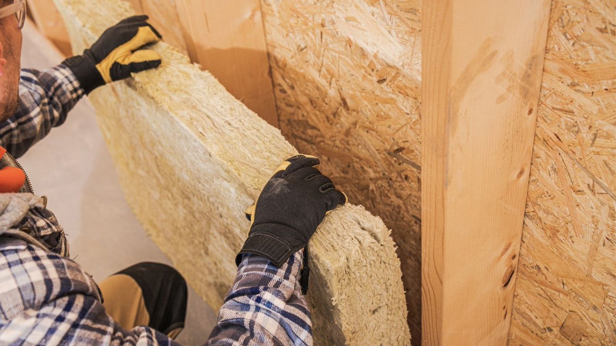 ottawacity's tweet photo. Making energy improvements to your home just got easier!
Today, November 15, the Better Homes Ottawa - Loan Program was launched to help #OttCity residents cover the cost of home energy improvements.

For eligibility and application requirements: https://t.co/OFL33HpSKM https://t.co/KRgwu2h6nn