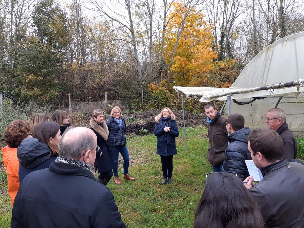 LyndaLahalle's tweet photo. #ESS #DevEco #insertionprofessionnelle #terrain2
@valdereuil La Ferme des 2 rives, dédiée à la production de fruits et légumes biologiques. Légumes anciens, goût et patrimoine ancestral par association Ysos  #GroupeSOS 40 000€ #investissement #EmergenceESS. https://t.co/6n5r5WYNRR