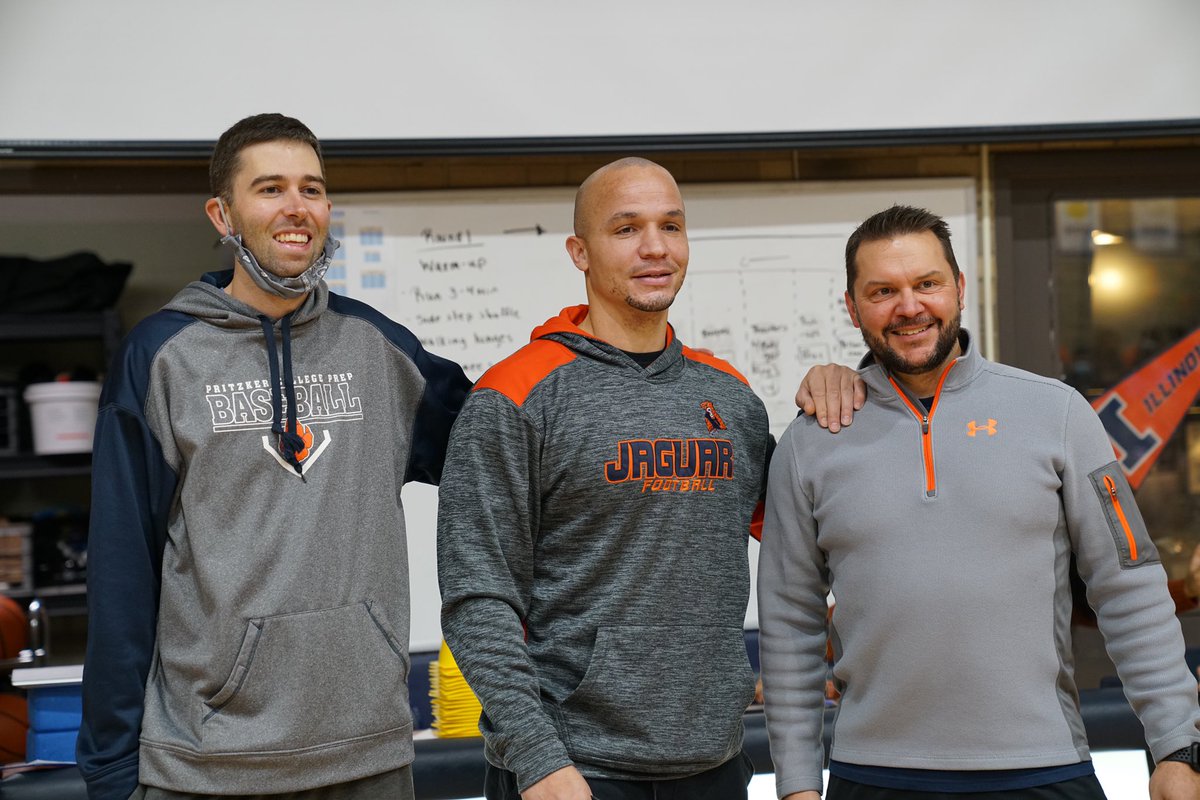 BeNobleFit's tweet photo. Congratulations to @benoblepritzker PE Instructor, Mr. Butler, for being honored by the @chicagobears as a Classroom Legend! 
The Classroom Legends program honors educators who go above &amp; beyond throughout Illinois. https://t.co/1YrIatbT8m