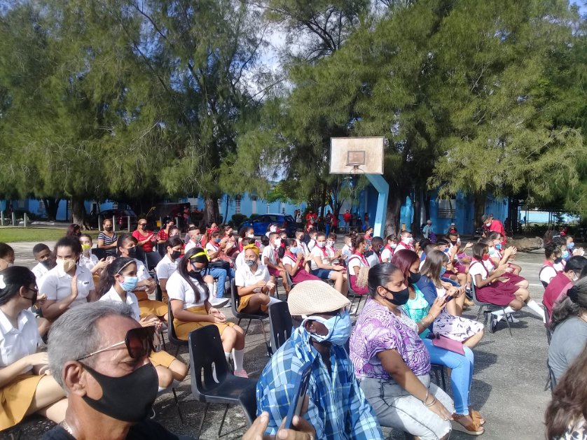 DmeCamaguey's tweet photo. #15DeNoviembre 
#ReinicioDelCursoEscolar
Sencillo y colorido acto Municipal en Camagüey por el reinicio del curso escolar
@CubaMined 
@elsa_ena 
@DPECAMAGUEY 
@escuredo_mercy 
@CLPEJI https://t.co/jdVXPPTIo6