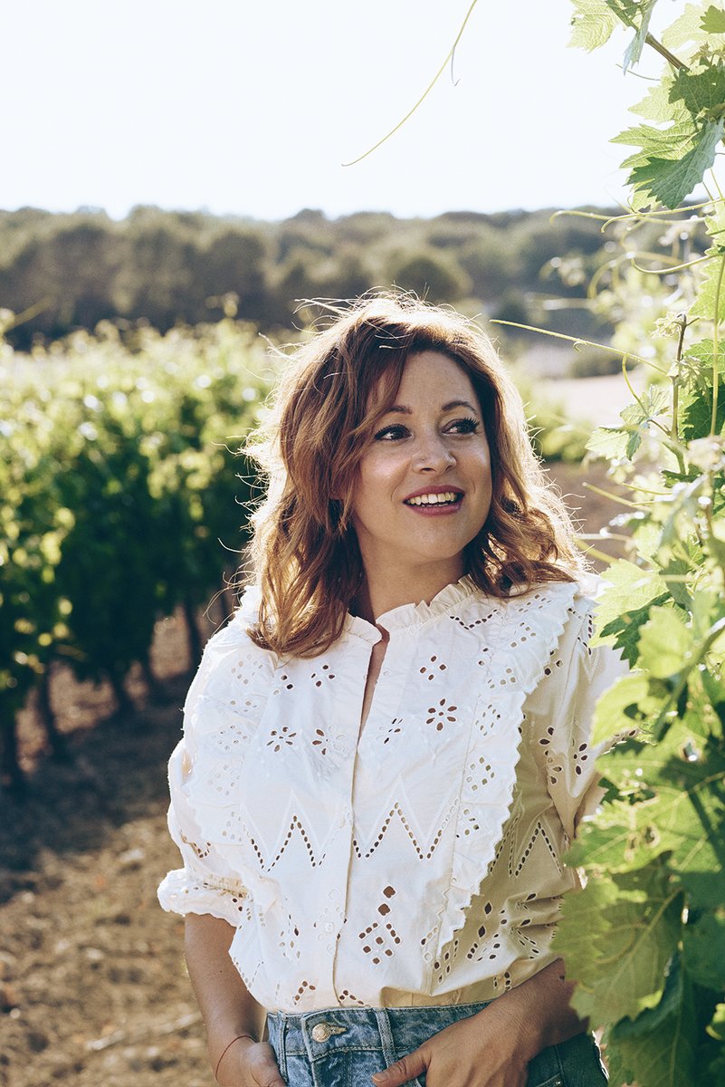 Almudena Alberca MW, primera mujer española en obtener el prestigioso título de Master of Wine, galardonada con el premio "Mujer y vino" de la <a href="/CRDO_Ribeiro/">D.O. Ribeiro</a>. Enhorabuena <a href="/AlmuVino/">Almudena Alberca MW</a> #Vino #Galicia #Ribeiro
