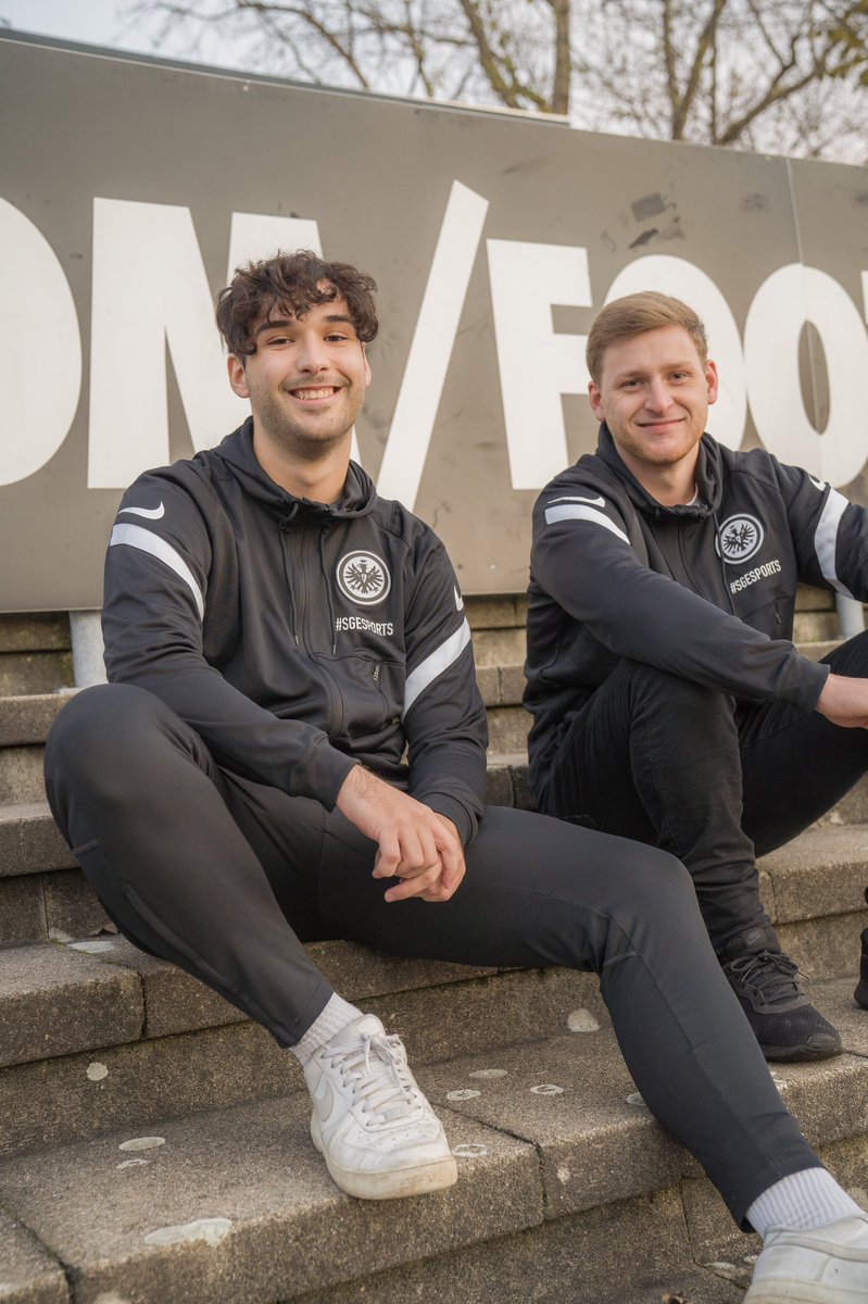Eintracht Frankfurt Esports (@eintrachtesport) on Twitter photo Das Team hinter dem Team: <a href="/MB13x/">MB13</a> und <a href="/HuDan1899/">Hu_dan1899</a> unterstützen unsere Spieler in dieser <a href="/vbl_official/">VBL | WOW VIRTUAL BUNDESLIGA</a> Saison an der Taktiktafel. 👨🏫
#SGEsports I #SGE I #Eintracht Das Team hinter dem Team: <a href="/MB13x/">MB13</a> und <a href="/HuDan1899/">Hu_dan1899</a> unterstützen unsere Spieler in dieser <a href="/vbl_official/">VBL | WOW VIRTUAL BUNDESLIGA</a> Saison an der Taktiktafel. 👨🏫
#SGEsports I #SGE I #Eintracht