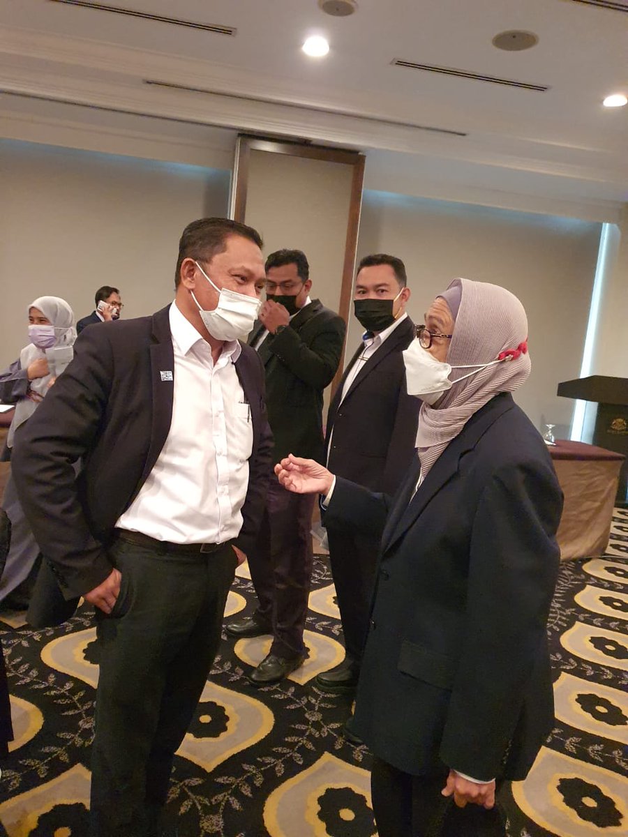 ProtascoMaint's tweet photo. MESYUARAT AGUNG Road Engineering Association of Malaysia (REAM) KE-24 2021 di Kuala Lumpur Golf & Country Club pada 10 November 2021.
Tahniah kpd Pn Nafisah Abdul Aziz, Technical Director yg dilantik semula selaku Ahli Majlis REAM.
@PortascoMaint
#maintenancedivision https://t.co/RC1vkusD3r
