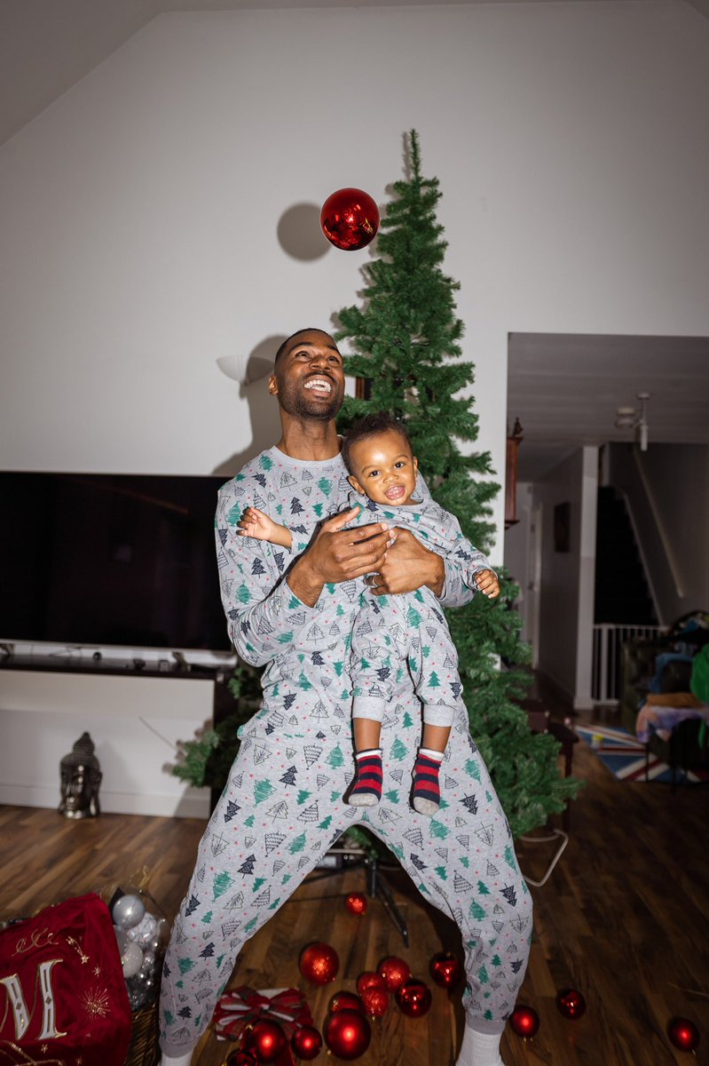 aireyys's tweet photo. ad. It’s the pyjamas for me 🌲
Primark understood the assignment 🎅🏾
#iworkwithprimark
#MyKindofWonderful https://t.co/P7eUsSkXd4