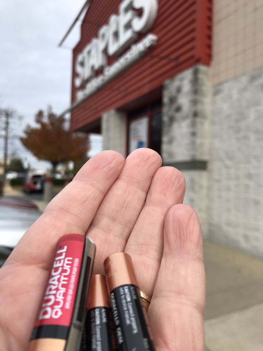 care_hosk's tweet photo. Happy #AmericaRecyclesDay!! I’m “recycling right” by taking my batteries to a battery collection location. #RecycleRelay https://t.co/O1mEGJ8KfD