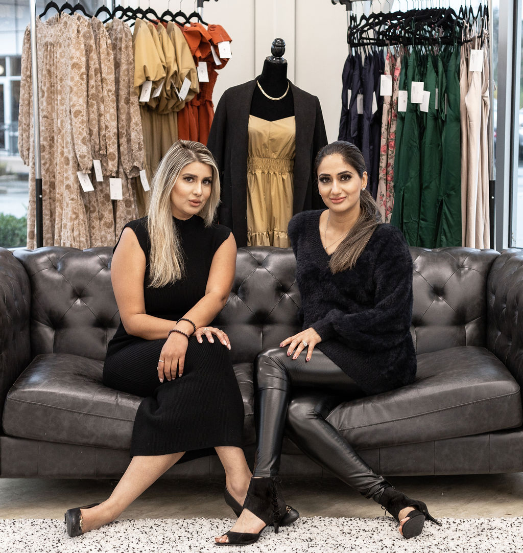 BYOBFNetwork's tweet image. Meet Kiran and Jessica Tiwana. These sisters are the founders and owners of Pearl &amp;amp; Clover Co, a Vancouver-based boutique clothing company that carefully curates clothing for women of all sizes. 
Read all about their journey in our latest SPOTLIGHT! byobfnetwork.com/pearl-clover-c…