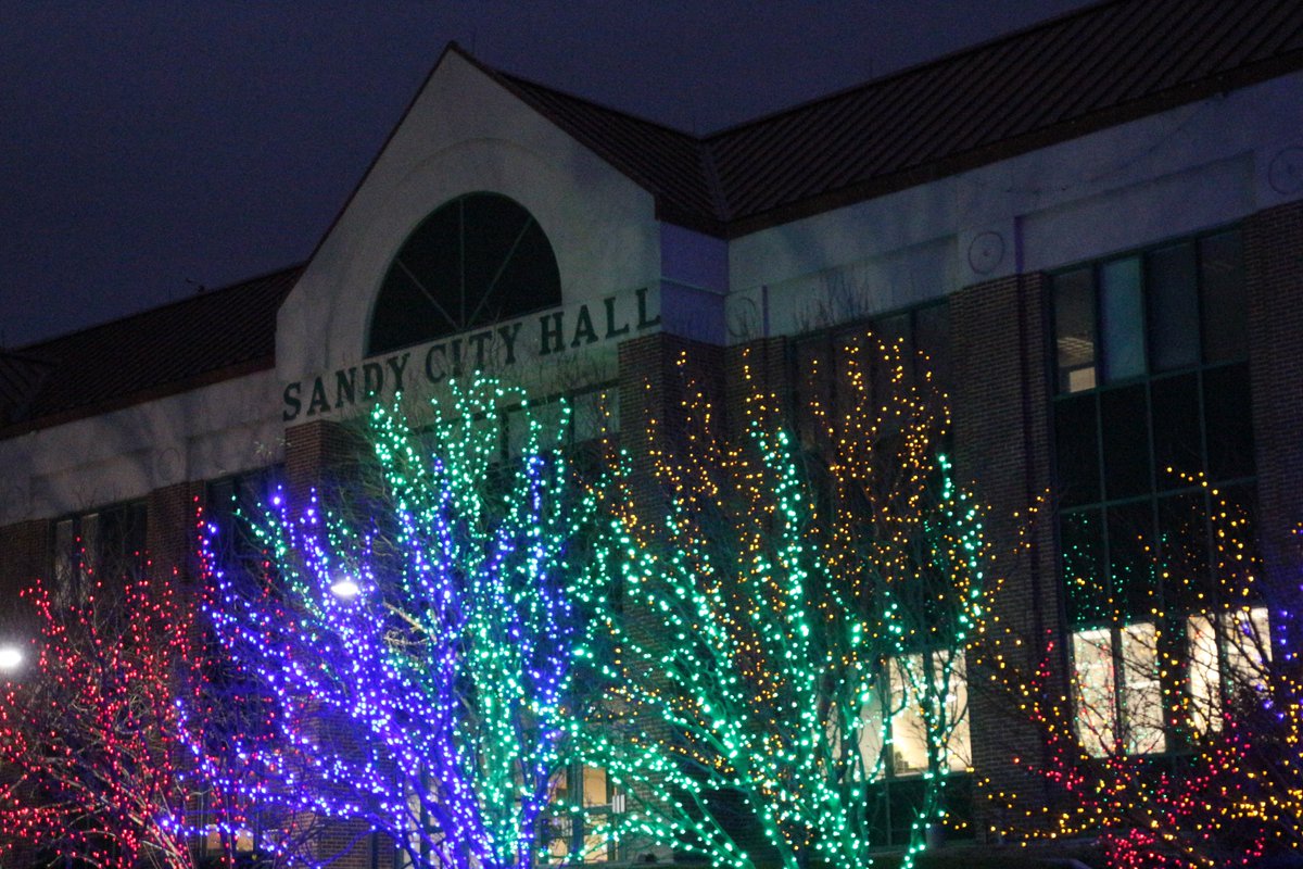 RDAofSandy's tweet photo. The RDA of Sandy City is excited to celebrate turning on the Holiday Lights at City Hall. It is a glorious tradition to help bring in the holiday seasons.  @sandycityutah
@SandyCouncil https://t.co/79ymYsPtYD