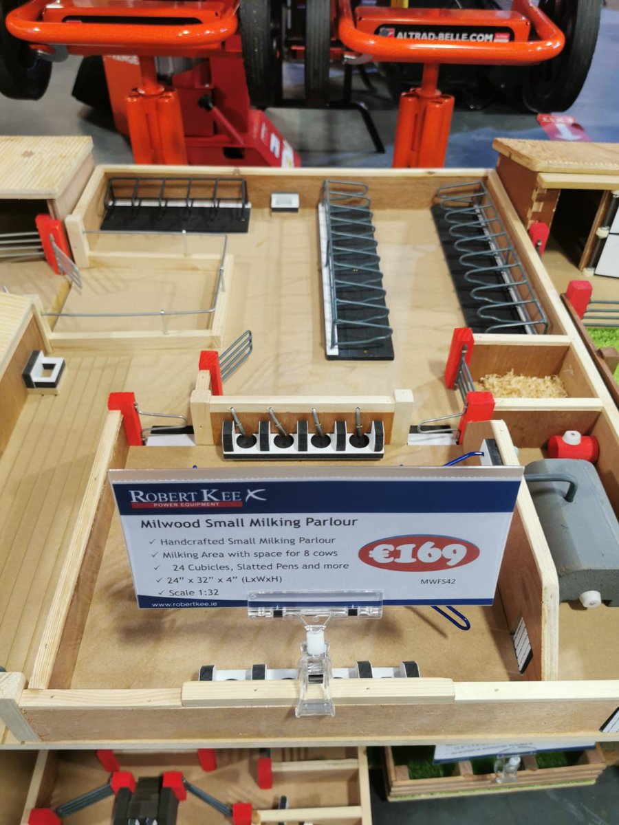 RobertKee_DL's tweet photo. Millwood Handcrafted Farmsets for all the little farmers 😍
#Christmas2021 #Toys #Farming #RobertKee https://t.co/XkuUL2s2Fg