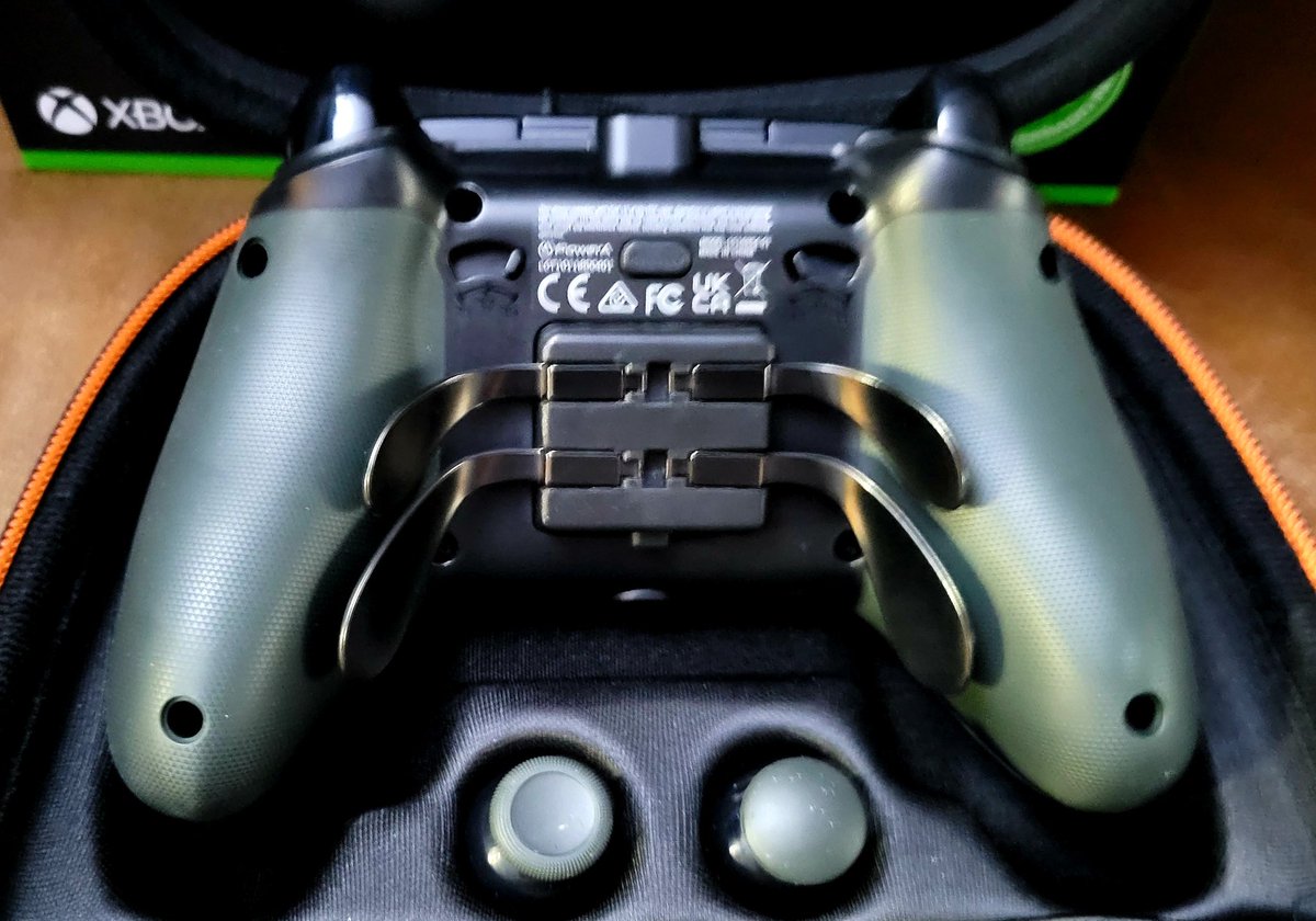 MrboomstickXL's tweet photo. I wanted to THANK @PowerA for sending Double Barrel Gaming the #FusionPro2 @Xbox Wired Controller for review! 

This controller is GORGEOUS &amp; feels AMAZING. I will be doing a FULL Review on my @YouTube Channel. Here are some HD pictures. https://t.co/2hpkK9sPTC