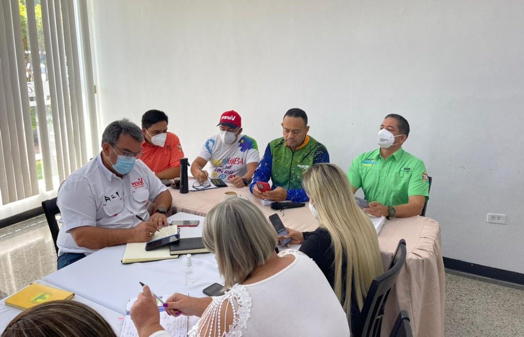 torrealbaf's tweet photo. #AHORA | El Comando de Campaña "Aristóbulo Istúriz" del Edo. Portuguesa sostiene una reunión de trabajo junto al candidato a la gobernación @PrimitivoPsuv y los candidatos y candidatas a las 14 alcaldías del estado.  

#PortuguesaTieneConQué
#LibertadParaAlexSaab @NicolasMaduro https://t.co/t8F8Ir73n6