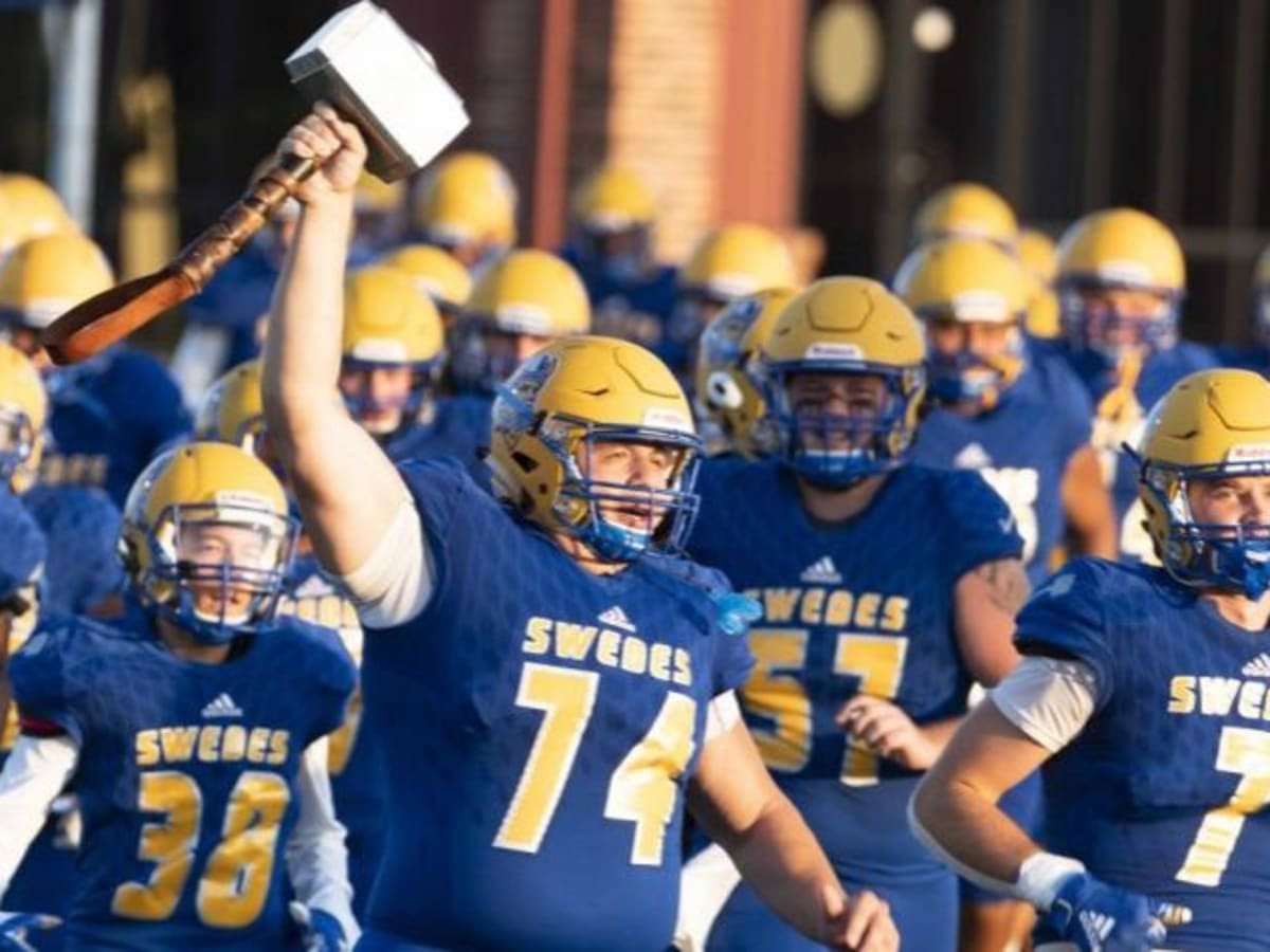 austind_1's tweet photo. Wow!! Blessed to receive my first scholarship offer from Bethany College 🔵🟡 @TrustMyEyesO @BallOutKimball @QBcoachsnyder @coachbirdd @TX_Scienceguy @ZachIsGreat_ https://t.co/fGz23Ym895