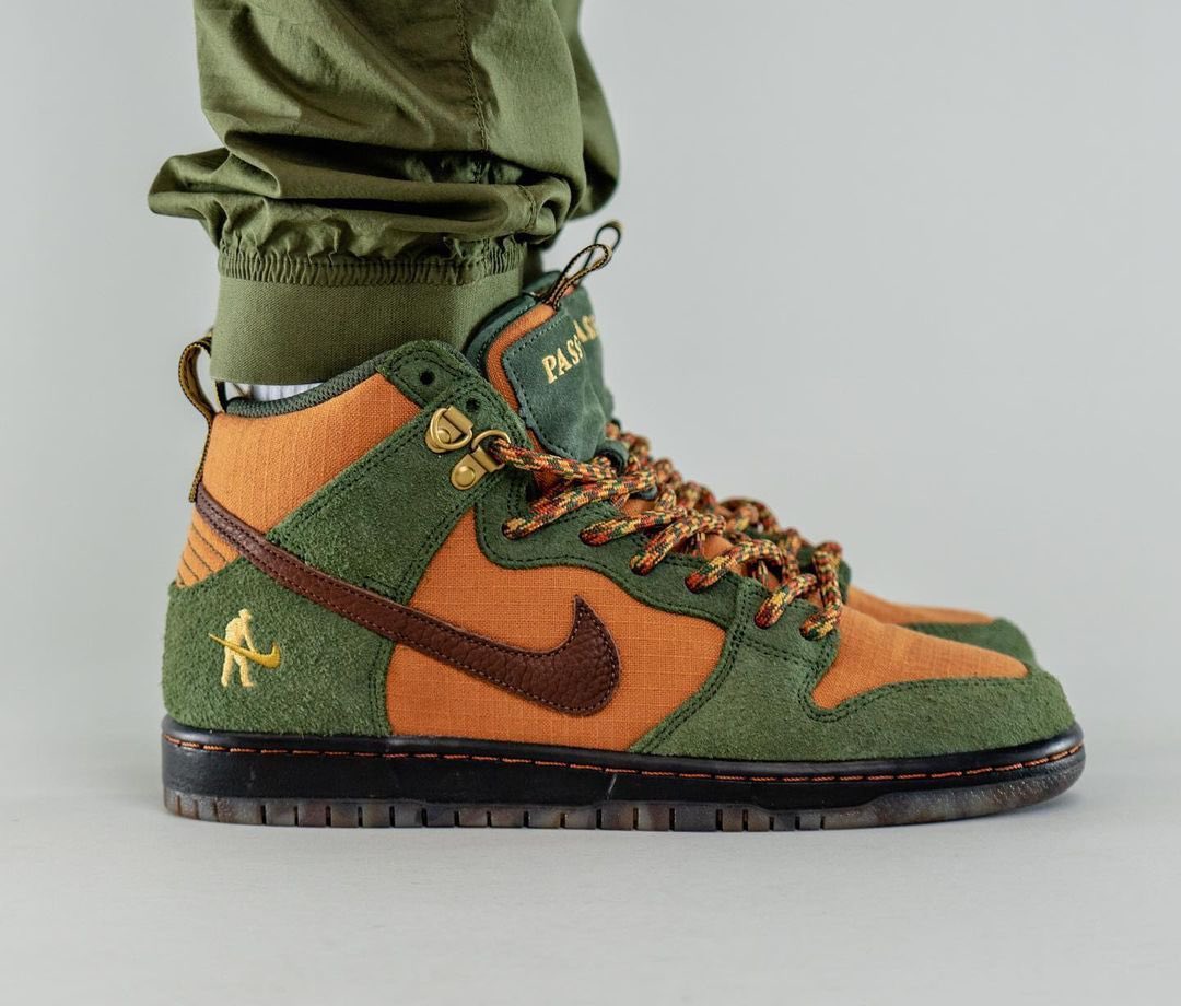 nicekicks's tweet photo. Check out the Pass~Port x Nike SB Dunk High “Workboot” on the way in. 💫 https://t.co/N8Xs0Gjh4W