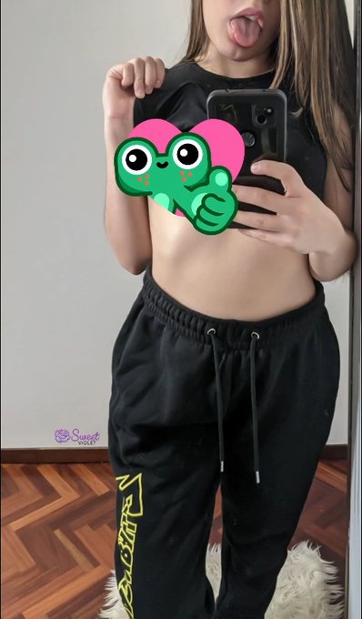 Sweet Violet’s pics and videos