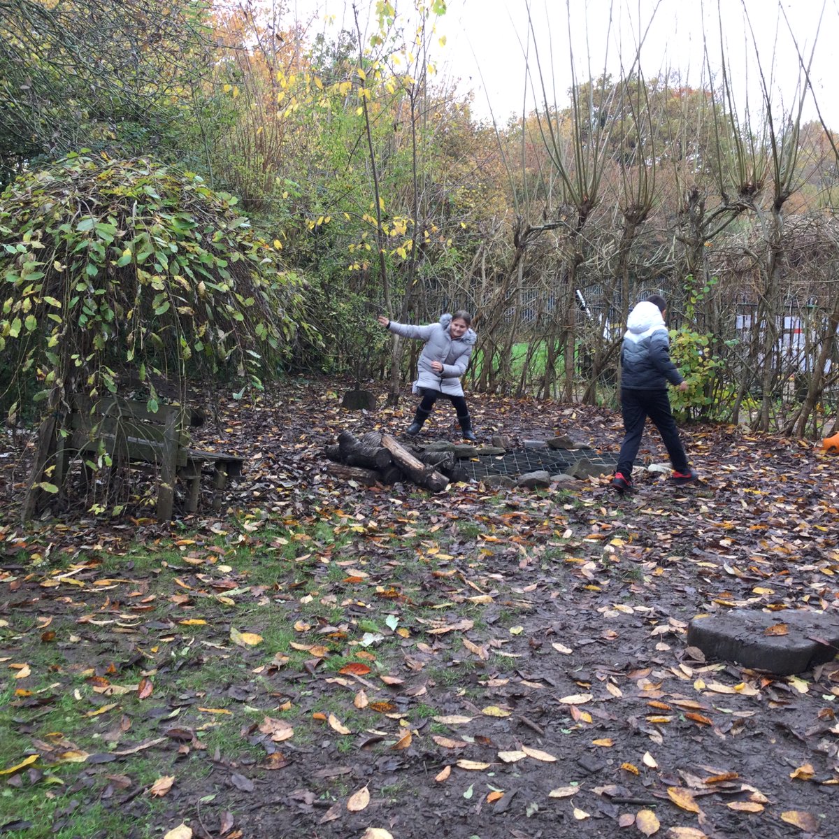 HTPSMrs_Pullin's tweet photo. Year 6 outdoor fun in the Willow Garden. #outdooorlearning https://t.co/mpg2ZyIrMS