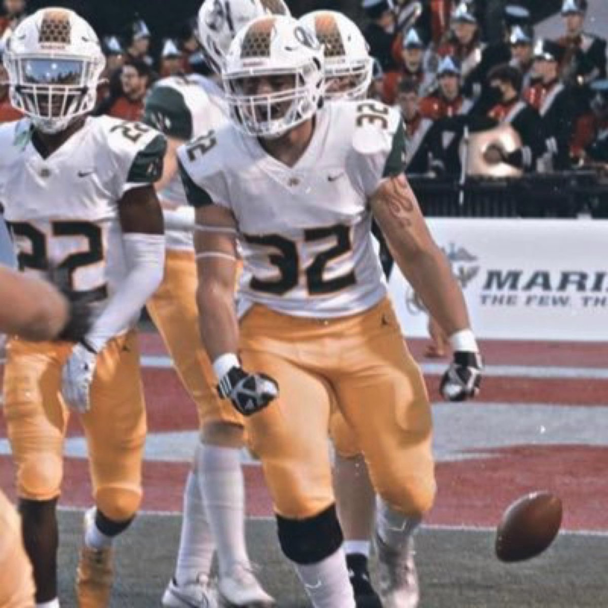 Medina Bees
🌠🌠🌠🌠🌠🌠
2022
Ryan Farrell #32
<a href="/_Ryan_Farrell/">Ryan Farrell</a> 
6’3” 240