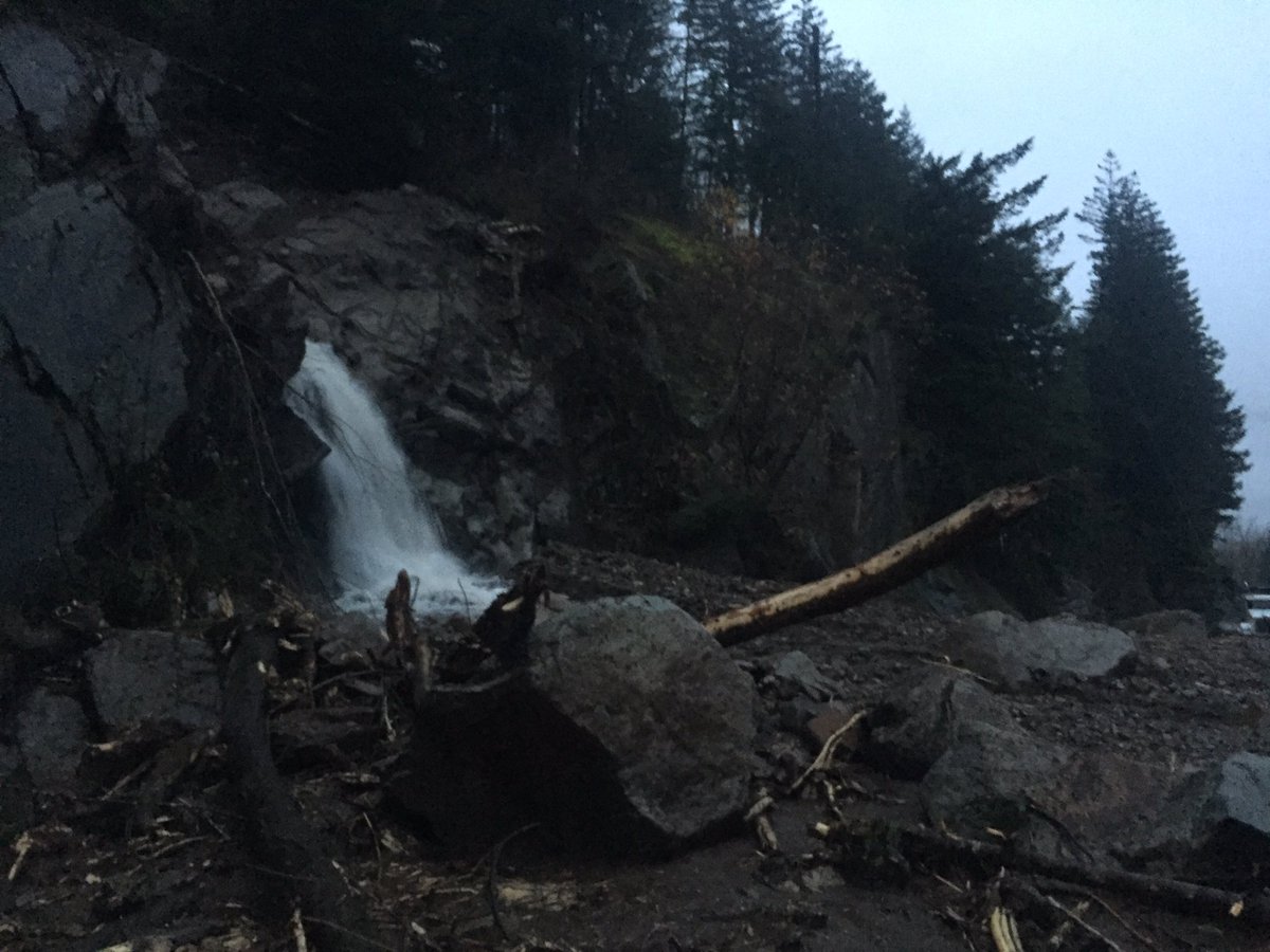 Trapped between two mudslides #kent #BCHwy7 #BCFlood