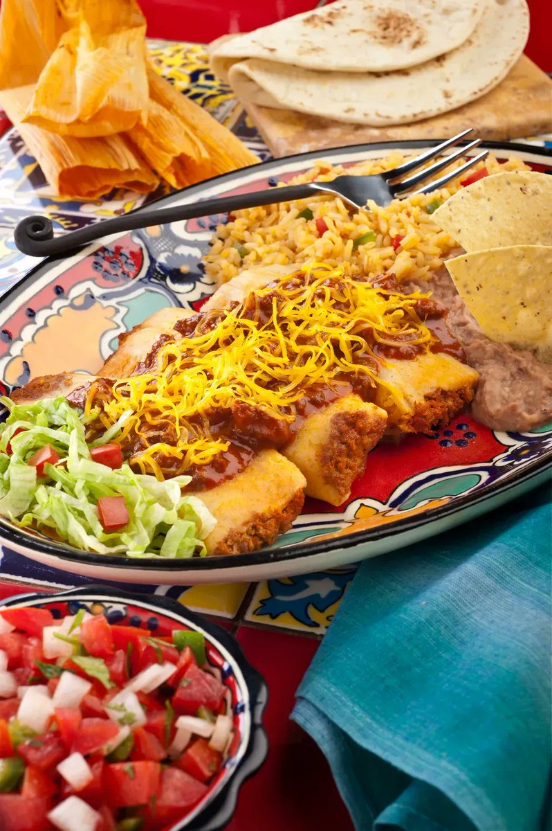 iluvrosas's tweet image. Have you tried our Tamale Dinner plate?🔥 Head to your nearest Rosa's to get in on the goodness!
•
•
•
#rosascafeandtortillafactory #madefromscratch #instagood #restaurant #vip #authentic #tacos #mexicanfood #rosas #queso #greattaste #homeade #lifeisbetter #vipclub