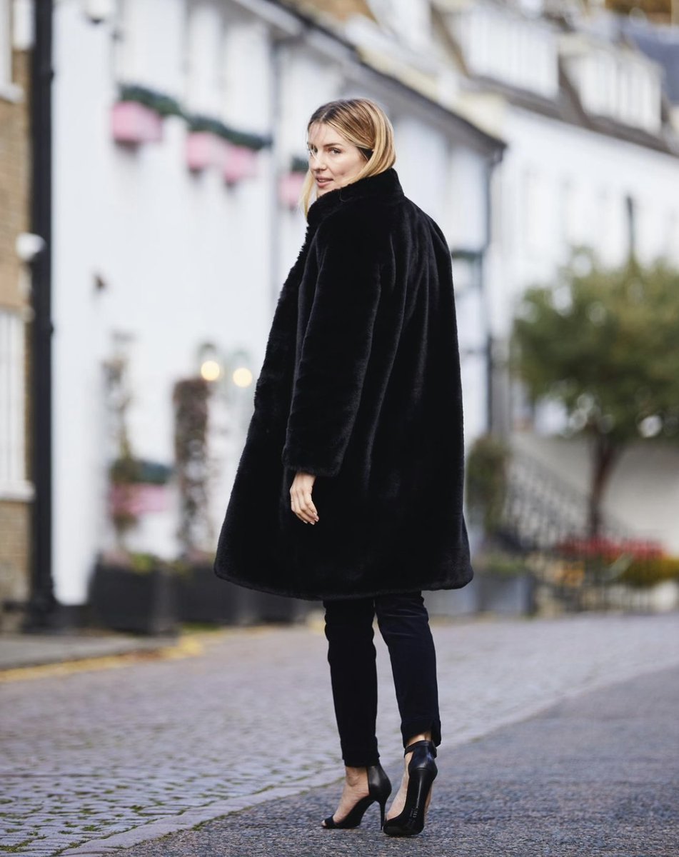 🖤 NEW IN 🖤 The Carly is the ultimate winter coat from <a href="/cefinnstudio/">Cefinn</a> with a flattering and sleek silhouette that will keep you warm and looking chic throughout the winter.