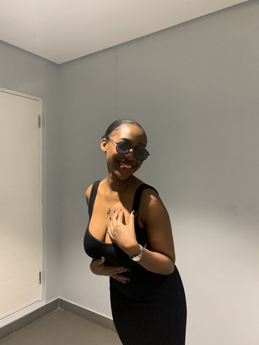 khensii_k's tweet photo. she cute or whatever. https://t.co/TrcEmKC6L2
