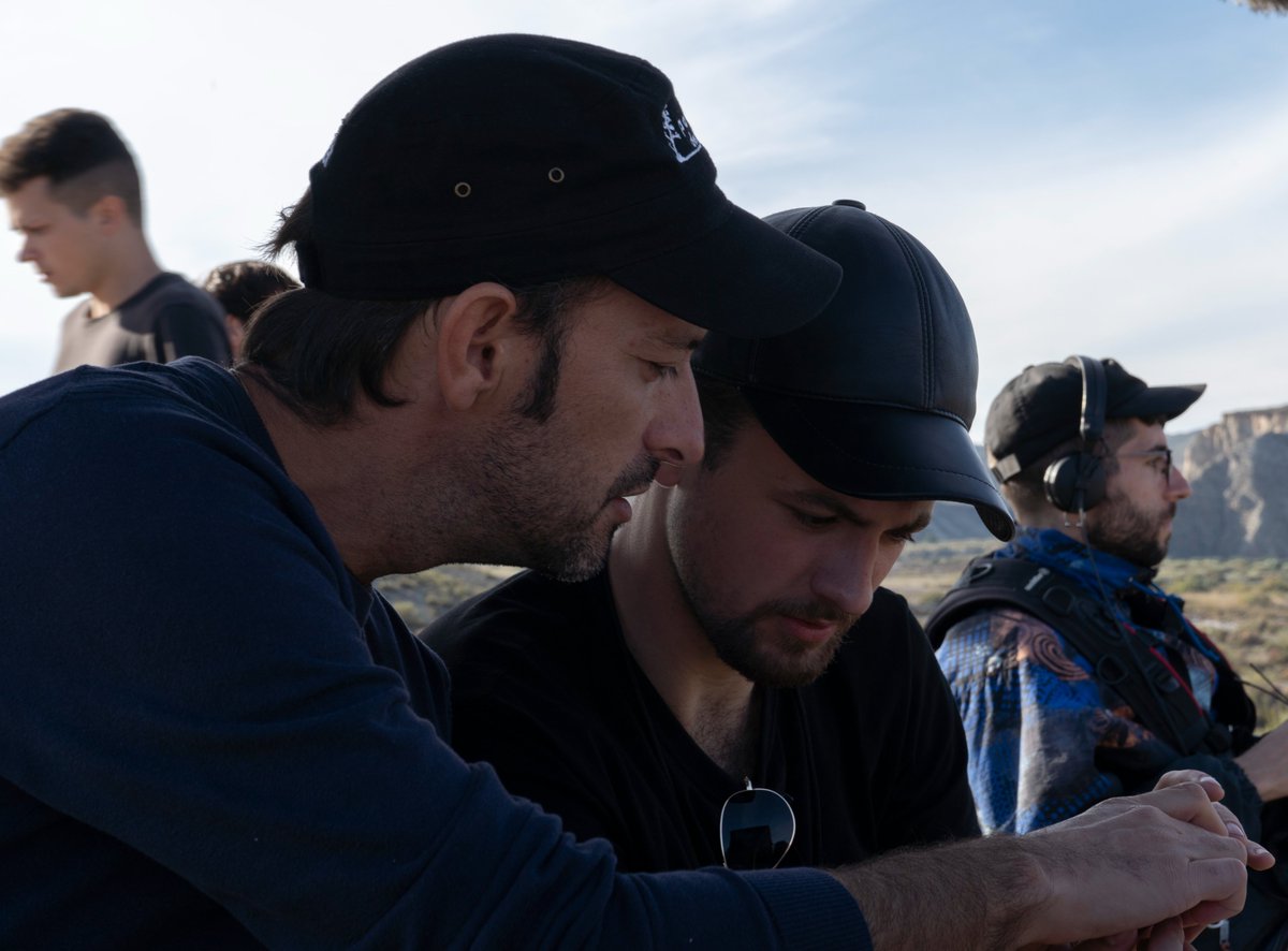 AmanecePelicula's tweet photo. Ayer terminó la primera fase del rodaje de 'Amanece', de Juan Francisco Viruega, y no podemos reprimir el nudo en la garganta. Atrás quedan unos días en la que este equipo de 10 se ha revelado como una familia y en la que no ha habido distinciones entre lo técnico y lo artístico. https://t.co/3swKKtKHf5